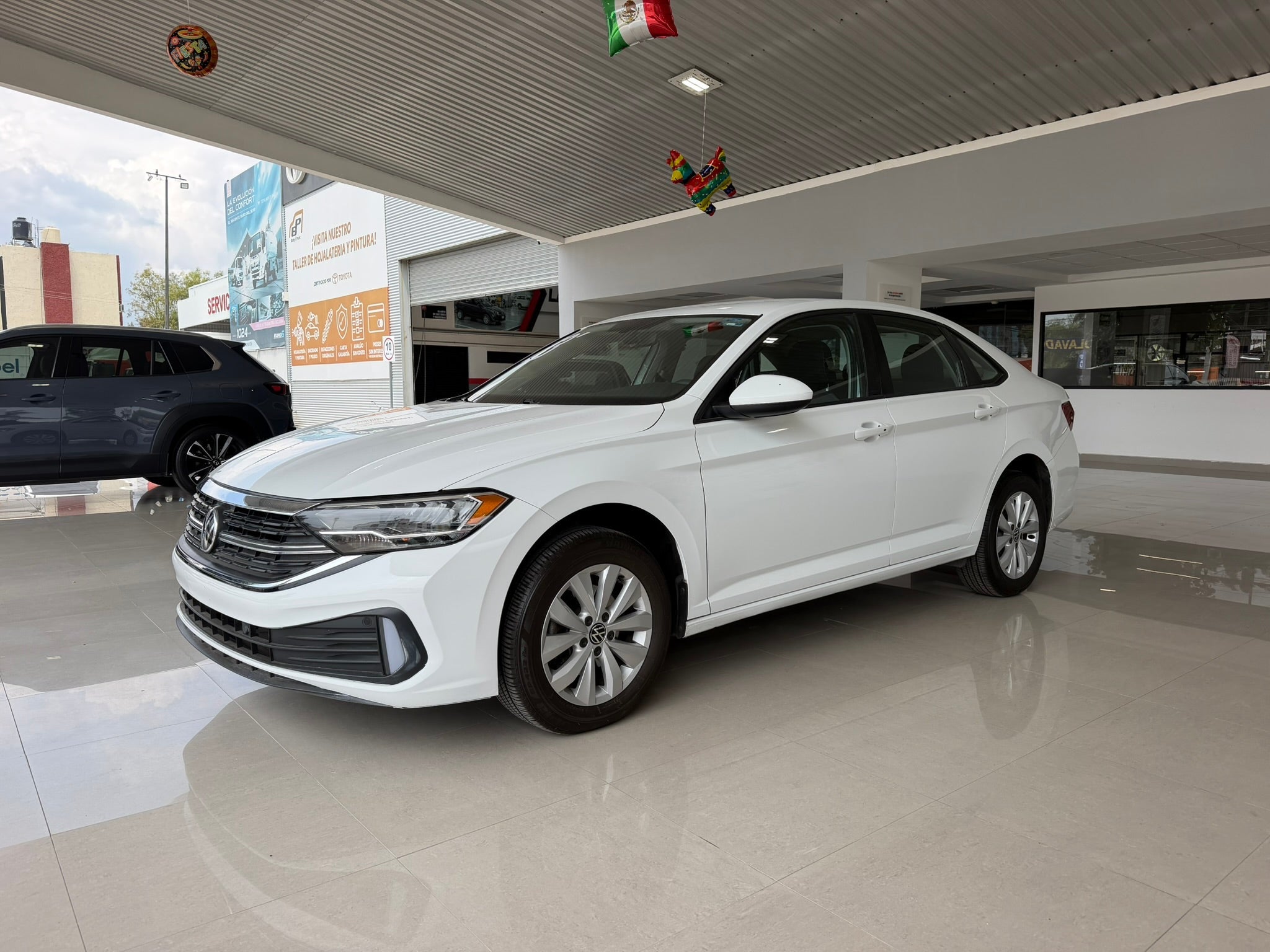 2023 Volkswagen Jetta COMFORTLINE L4 1.4T 150 CP 4 PUERTAS AUT BA AA