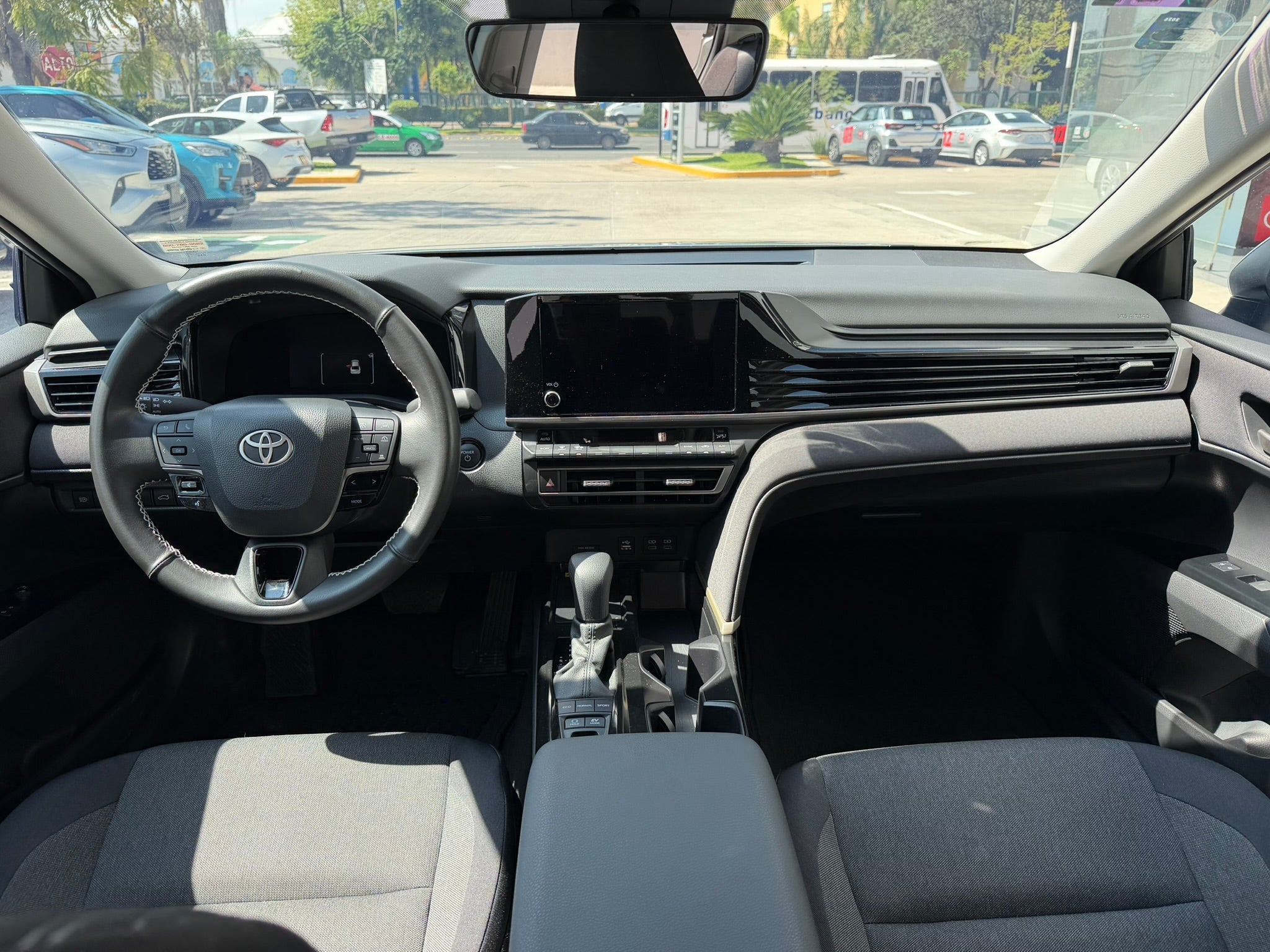 2025 Toyota Camry HEV LEV, L4, 2.5L, 184 CP, 4 PUERTAS, AUT
