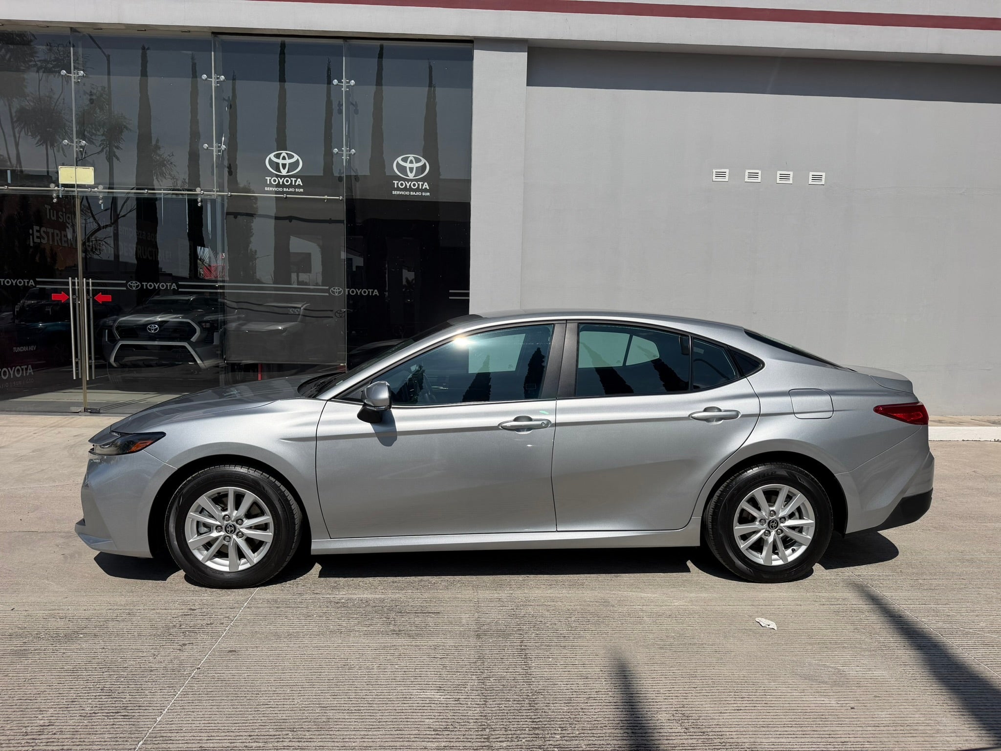 2025 Toyota Camry HEV LEV, L4, 2.5L, 184 CP, 4 PUERTAS, AUT