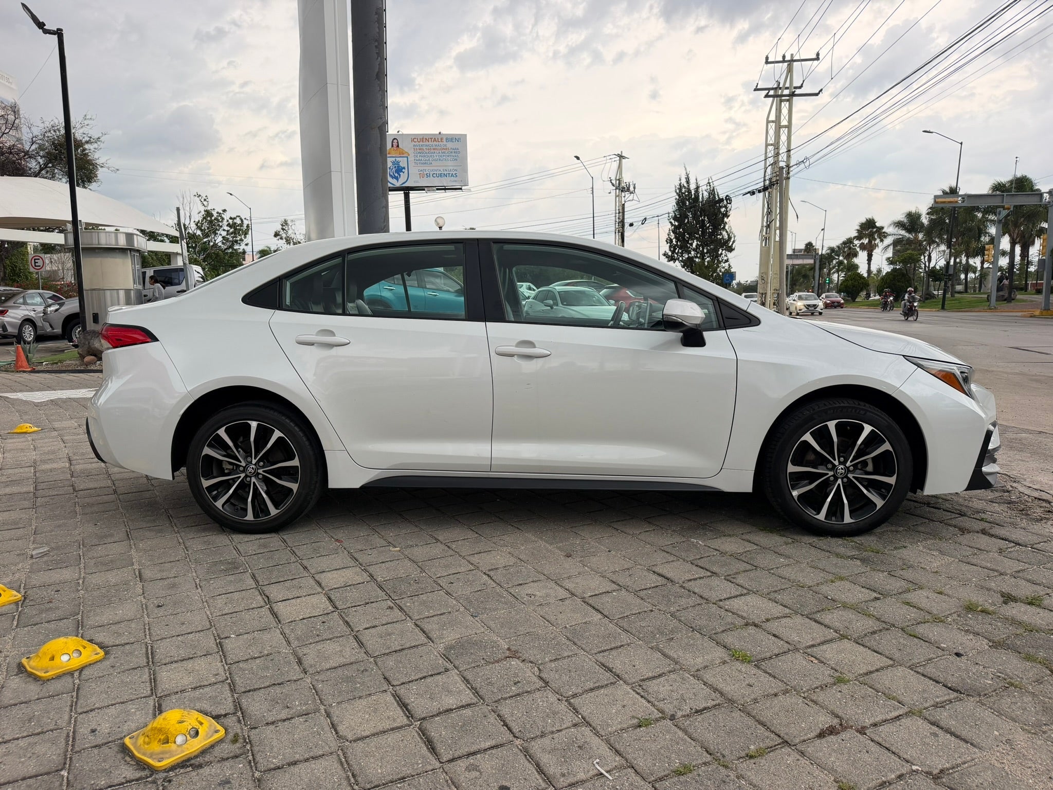 2024 Toyota Corolla SE, L4, 2.0L, 168 CP, 4 PUERTAS, AUT