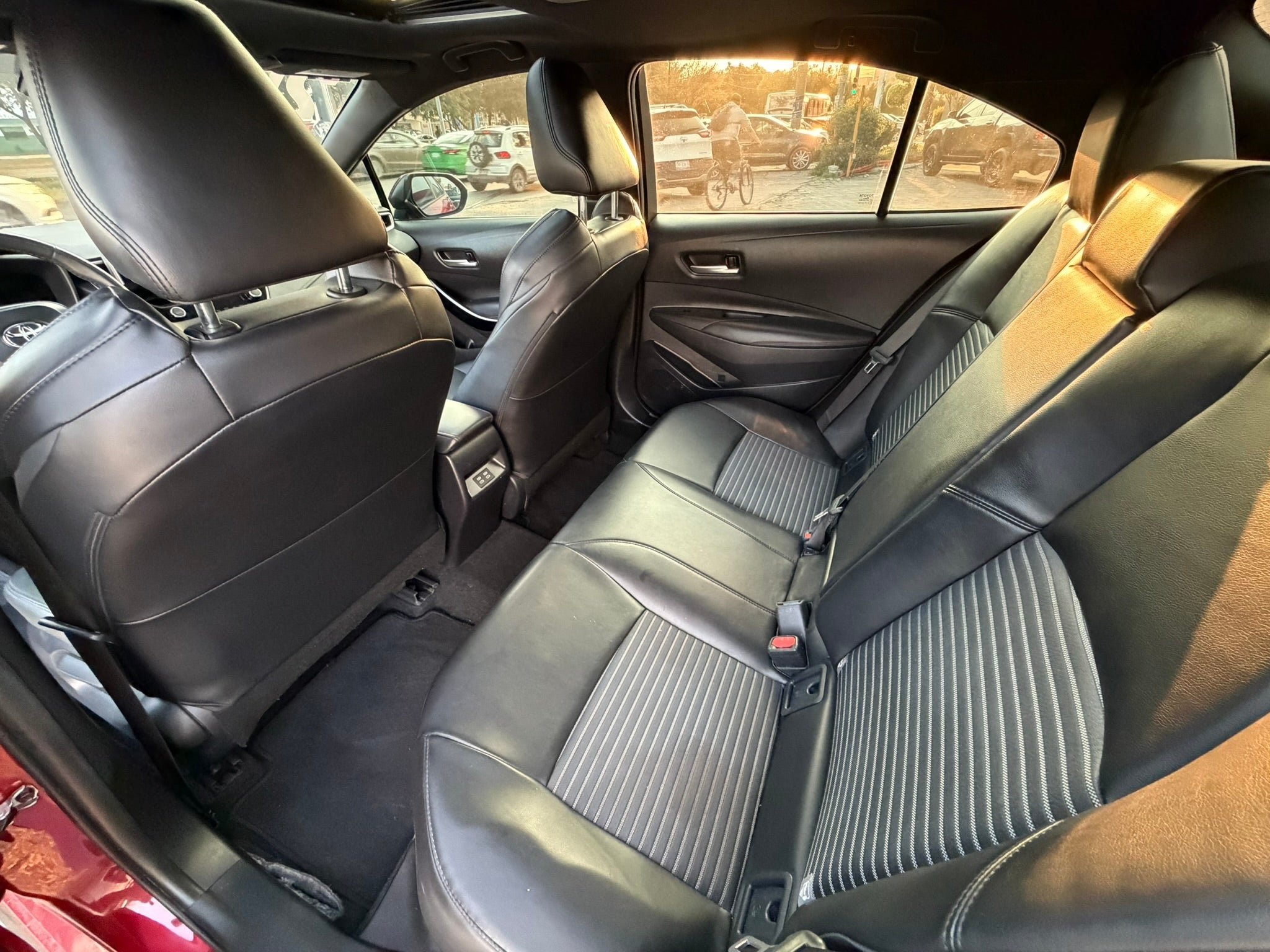 2025 Toyota Corolla SE, L4, 2.0L, 168 CP, 4 PUERTAS, AUT