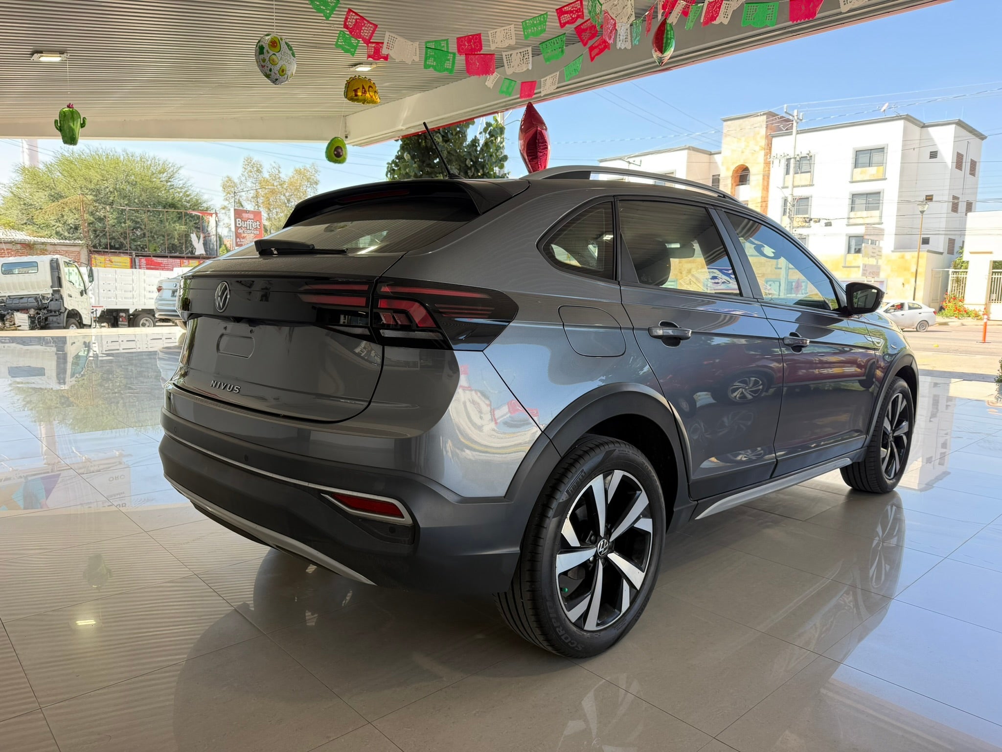 2023 Volkswagen Nivus HIGHLINE L4 1.0T 114 CP 5 PUERTAS AUT