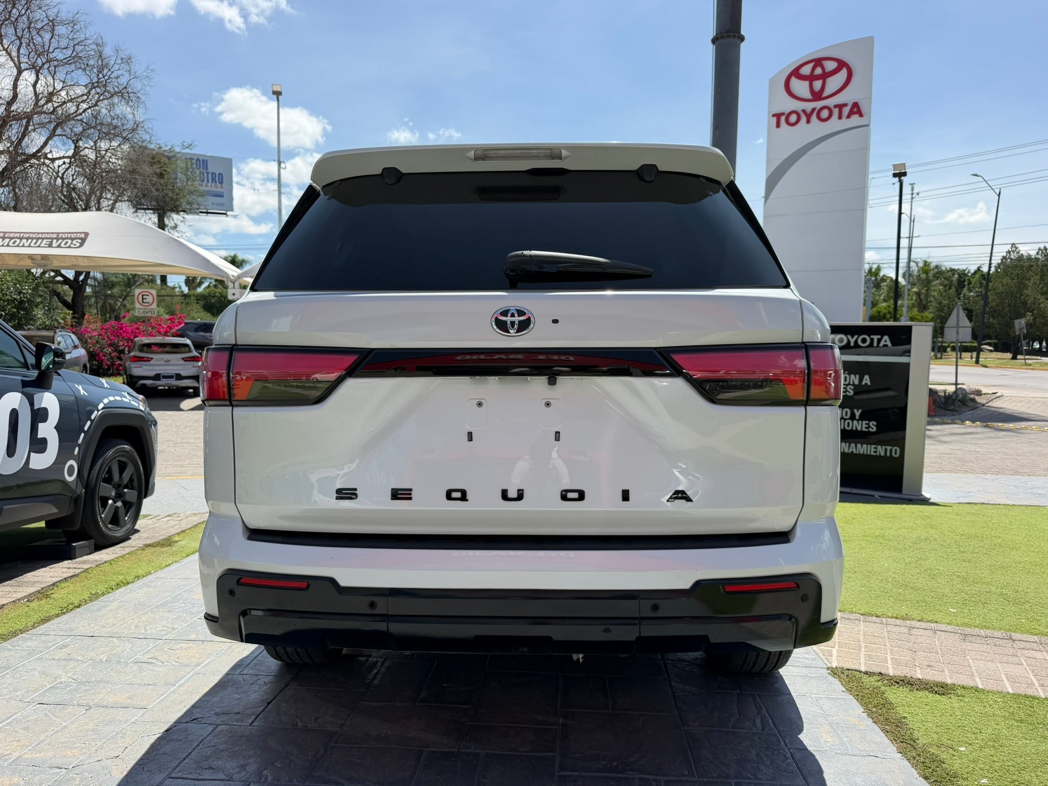 2024 Toyota Sequoia PLATINUM, 6V, 3.4L, 437 CP, AUT, HIBRIDO