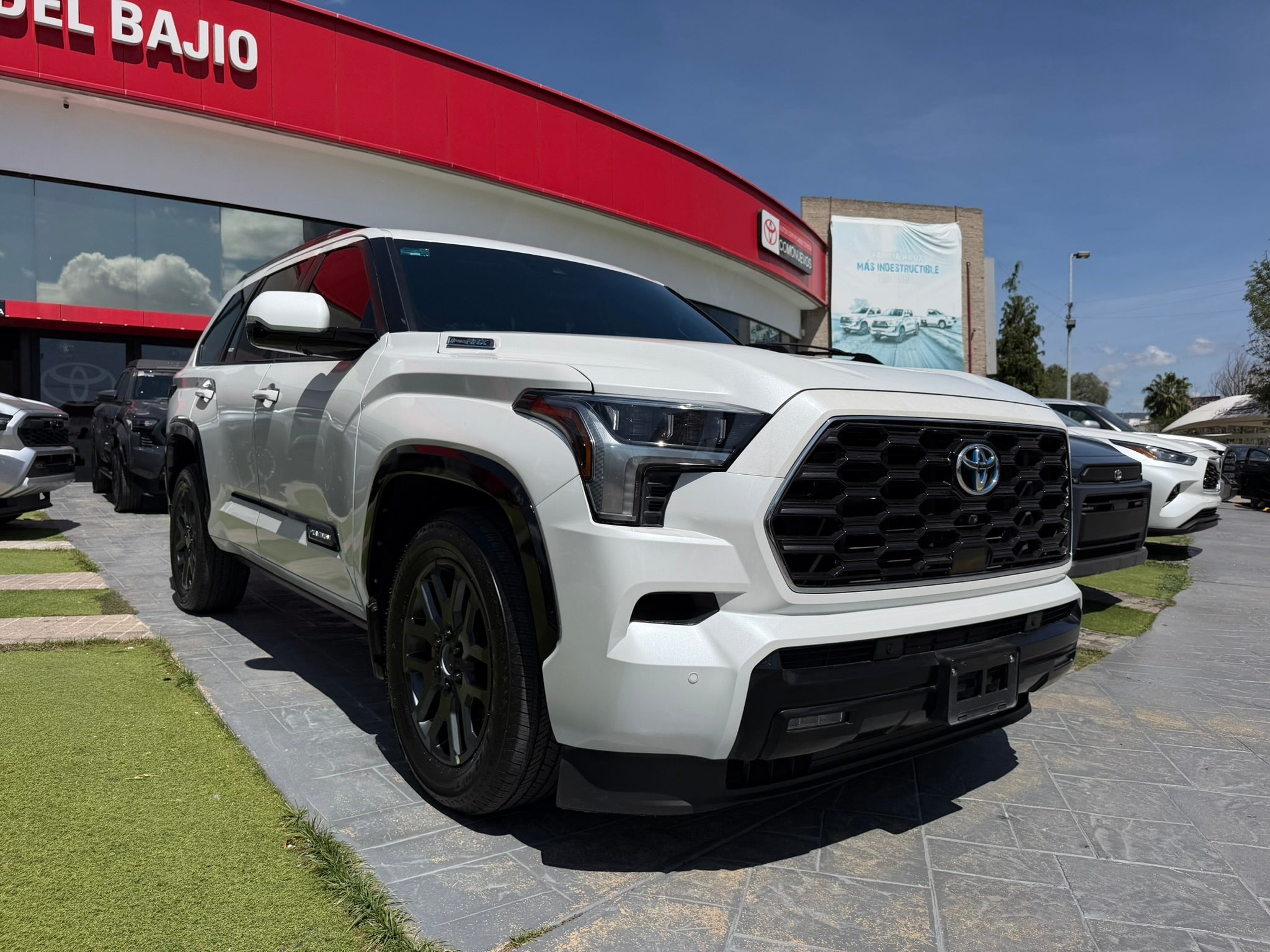 2024 Toyota Sequoia PLATINUM, 6V, 3.4L, 437 CP, AUT, HIBRIDO