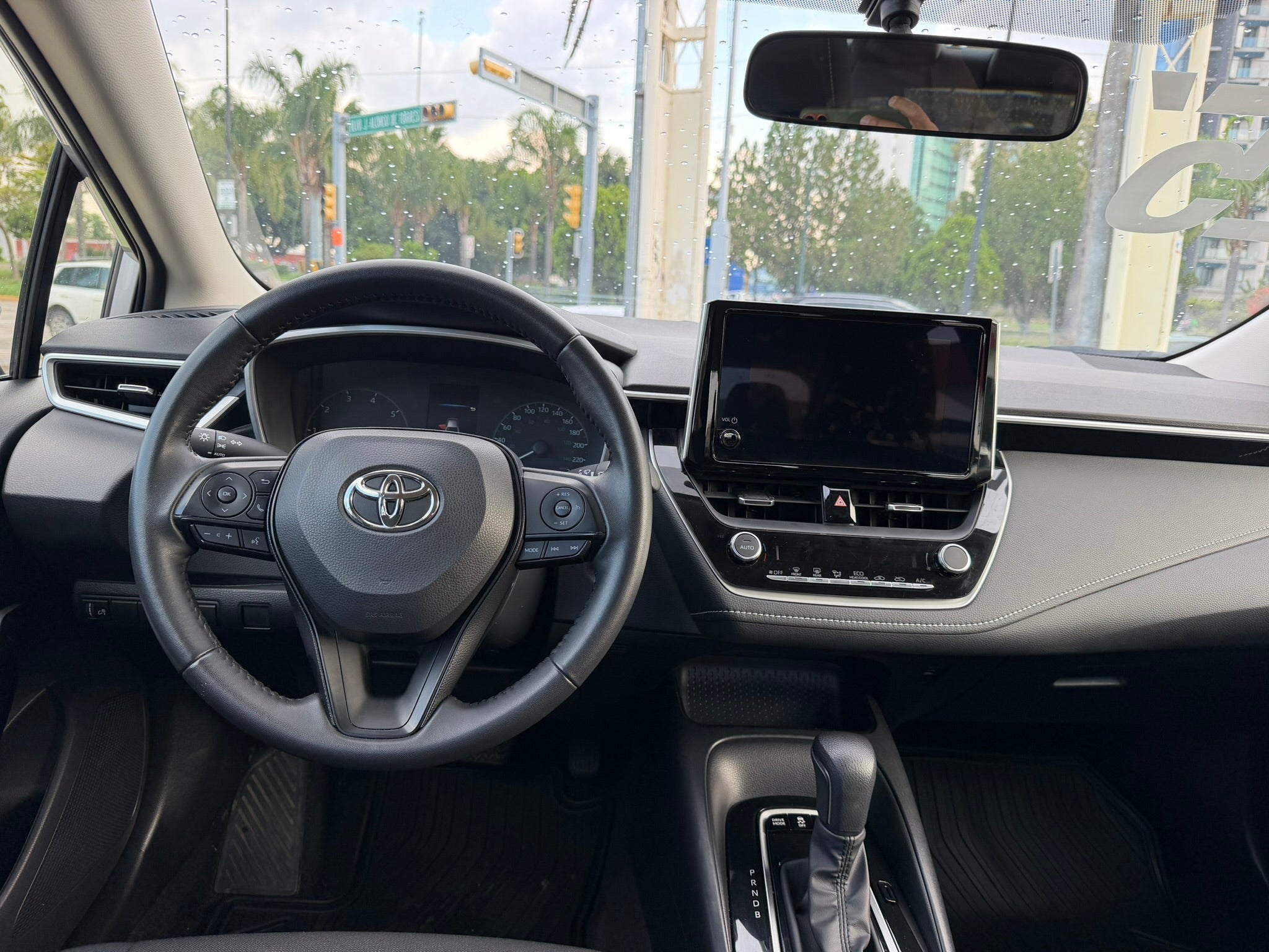 2025 Toyota Corolla LE HIBRIDO, L4, 1.8L, 138 CP, 4 PUERTAS, AUT