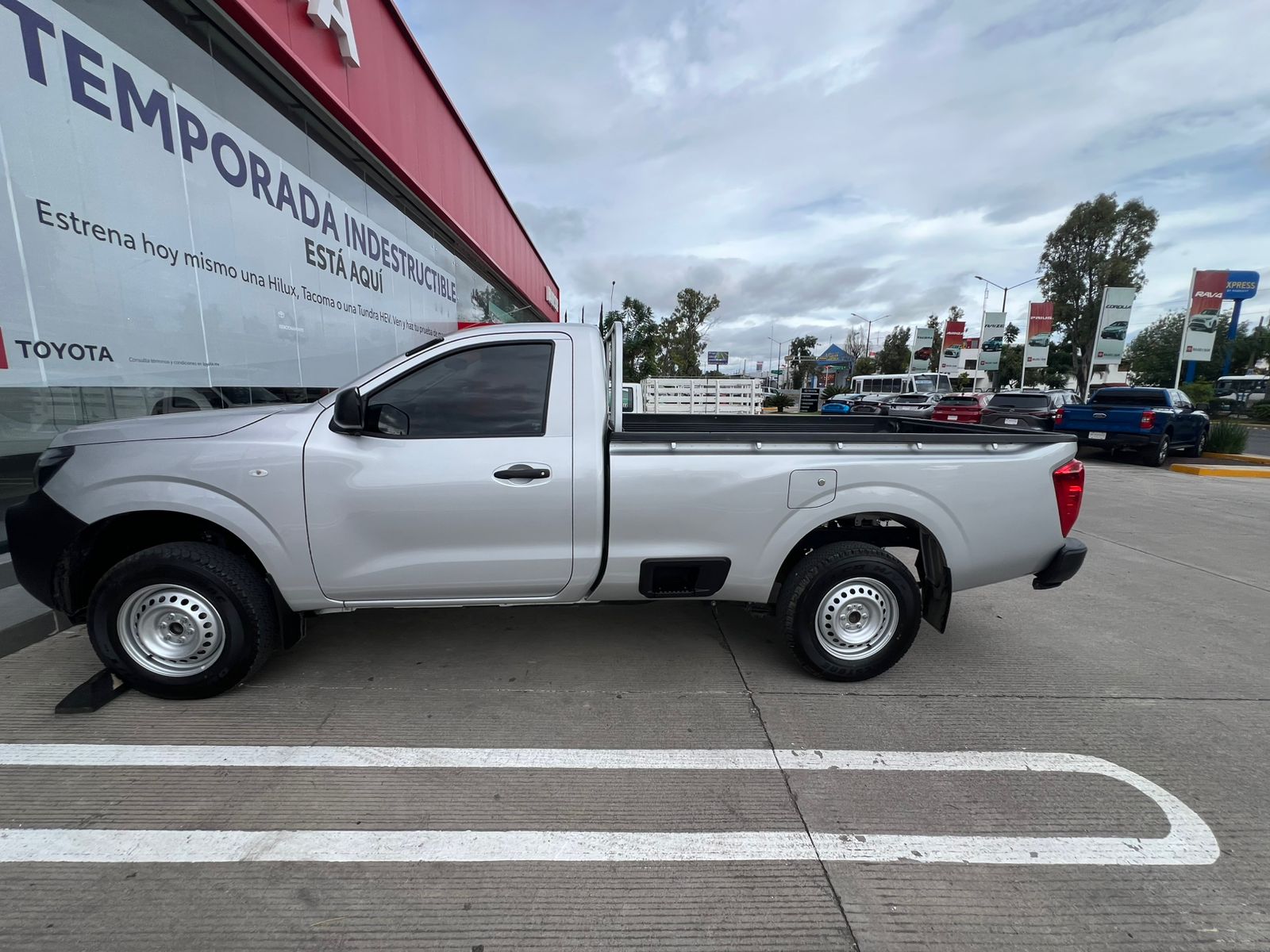 2023 Nissan NP300 PICK UP, L4, 2.5L, 166 CP, 2 PUERTAS, STD, DH, PAQ SEG